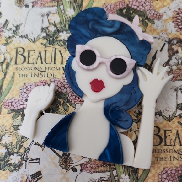 Retro Style Brooch with Blue Hair and Pink Glasses - Picture 1 of 5